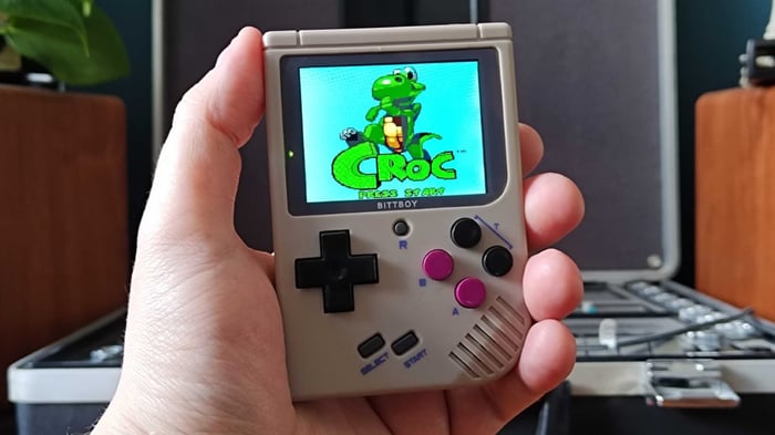 Bittboy với Croc cho Gameboy Color trên màn hình