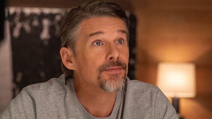 Ethan Hawke trong Leave the World Behind