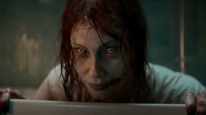 Alyssa Sutherland vào vai Ellie trong Evil Dead Rise