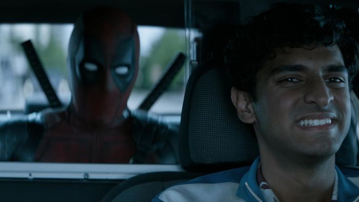 Ryan Reynolds và Karan Soni trong Deadpool 2