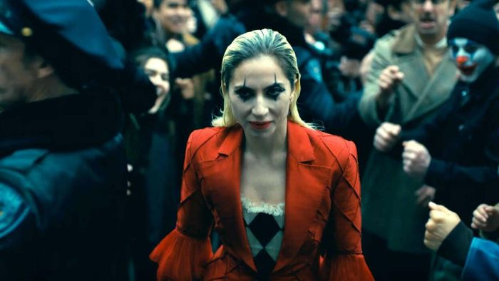 Lady Gaga đóng vai Harley Quinn khiến người hâm mộ phấn khích