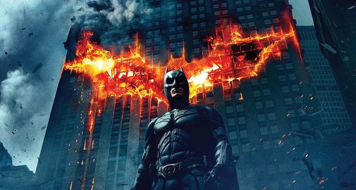 Bước nhìn về sự thay đổi này, Christian Bale - người thủ vai Batman, cho biết đó là một minh chứng rõ ràng cho sự khác biệt hoàn toàn của phiên bản Batman mà anh và đạo diễn Christopher Nolan mang lại. Và thực tế đã chứng minh, hai phần phim này là 'huyền thoại' với thành công vang dội cả về mặt doanh thu và đánh giá từ các nhà phê bình.