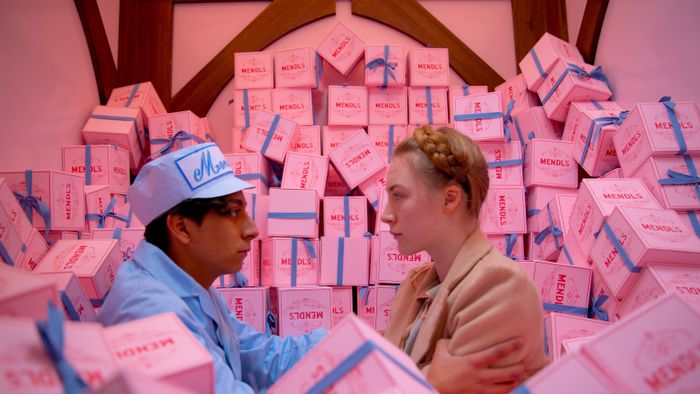 Một cảnh trong The Grand Budapest Hotel chỉ cần nhìn là đã khiến người ta say mê.