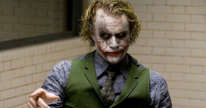 Màn đấu trí định hình mối quan hệ giữa Batman và Joker