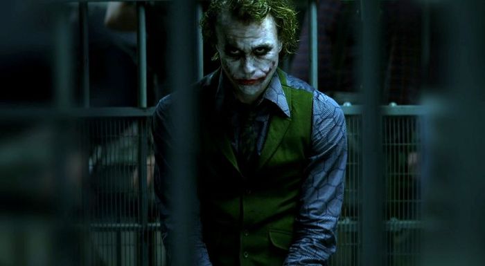 Phiên bản Joker này gây ấn tượng mạnh bởi diễn xuất của Heath Ledger, không phải vì kịch bản