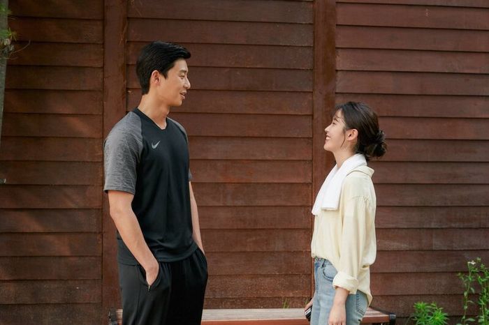 Park Seo Joon và IU thể hiện những pha đấu trí hài hước trong Dream