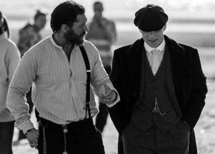 Tom Hardy và Cillian Murphy trên phim trường của Peaky Blinders