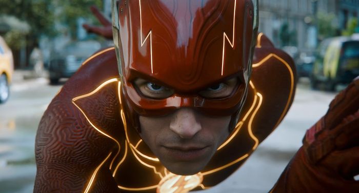 The Flash cũng là nhân vật giới thiệu khái niệm 'đa vũ trụ' vào vũ trụ DC cũng như thế giới truyện tranh siêu anh hùng nói chung