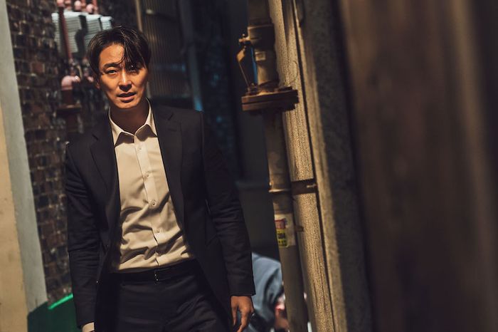 Bộ phim Quý Ông Số 'Đỏ' là dự án thứ hai mà Joo Ji Hoon và Park Sung Woong hợp tác, sau The Spy Gone North.