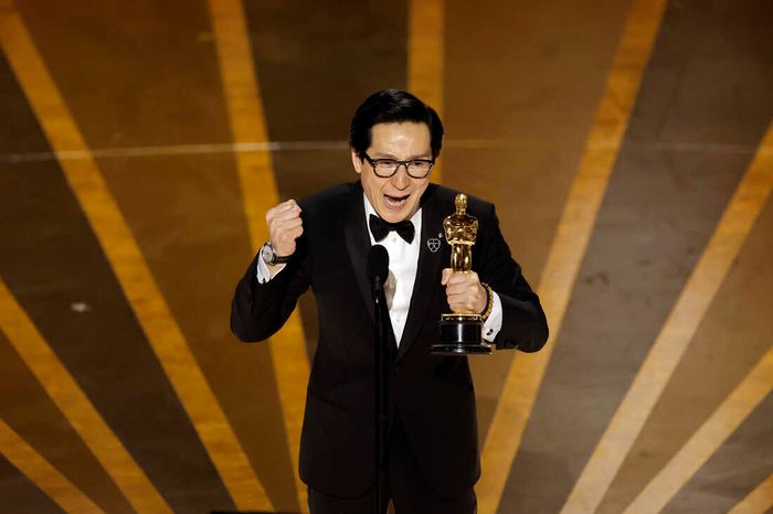 Ke Huy Quan đoạt giải Oscar | Deadline