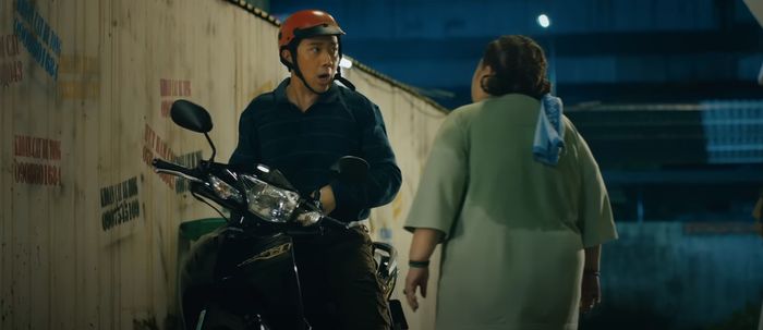 Nhà Bà Nữ không chỉ đề cập đến các mâu thuẫn cá nhân mà còn đặt ra nhiều vấn đề xã hội quan trọng.