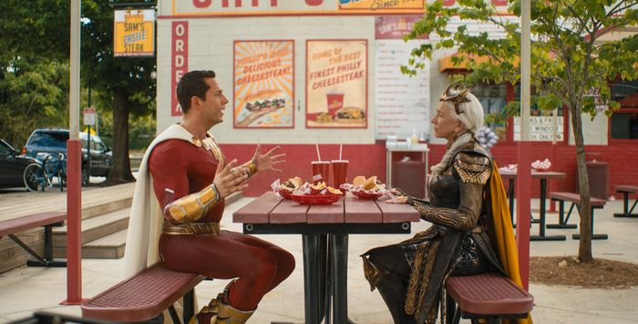Shazam! 2 tiếp tục kể về hành trình trở thành siêu anh hùng của cậu nhóc Billy Batson