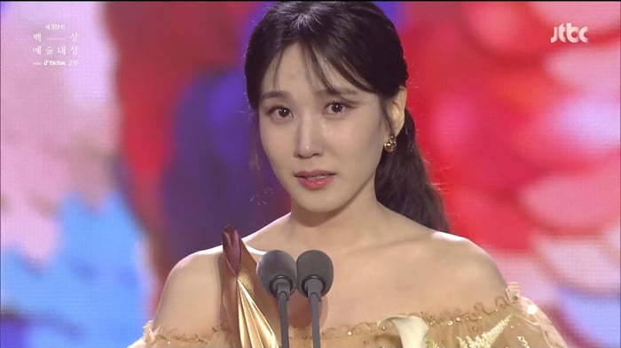 Park Eun Bin rơi vào cảm xúc trước giải thưởng cao quý nhất tại Baeksang 2023