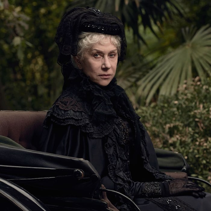 Helen Mirren đẳng cấp trong vai Sarah Winchester