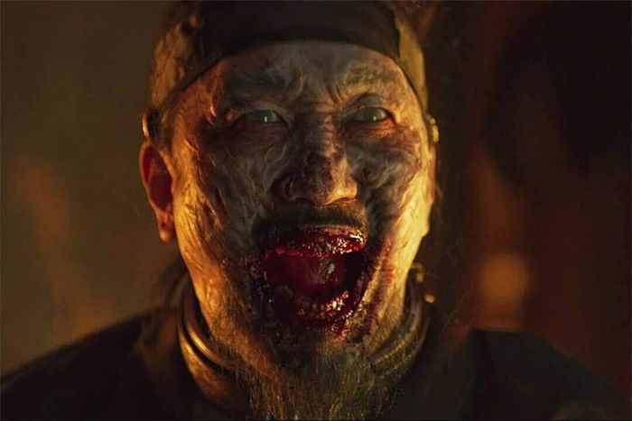 Kingdom nổi bật với cách tiết lộ nguồn gốc và cách diệt zombie | Ảnh: Netflix