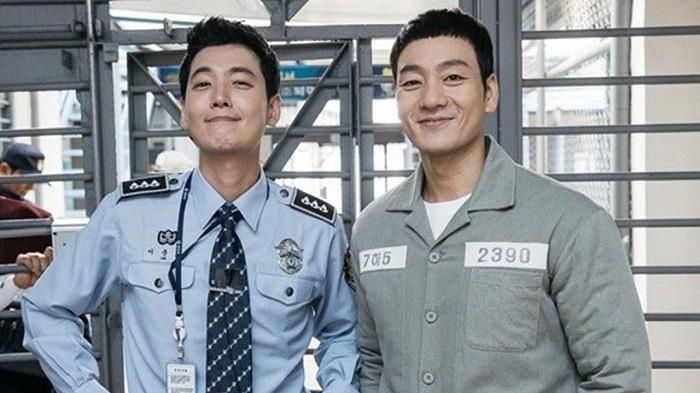 Prison Playbook mở ra cái nhìn đa dạng về cuộc sống trong nhà tù.