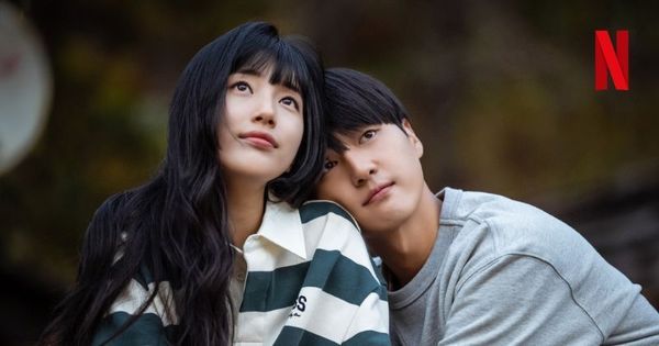 Suzy quyến rũ trong vai diễn Doona