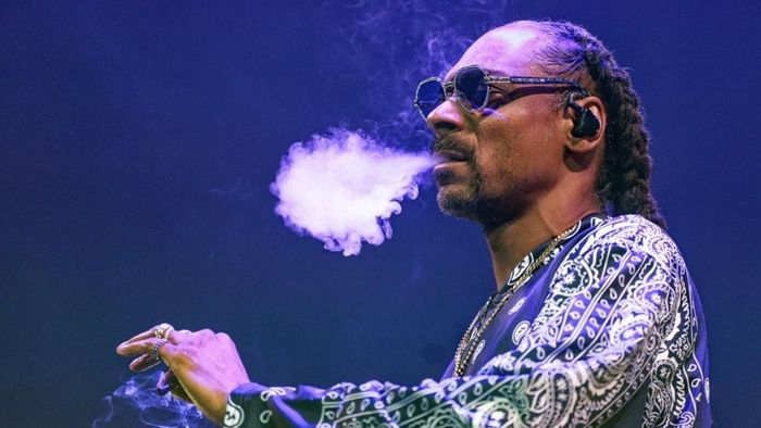 Ca sĩ rapper Snoop Dogg Đưa ra một Siêu Bất Ngờ và Tuyên Bố rằng Anh Sẽ Từ Bỏ Việc Hút Thuốc!