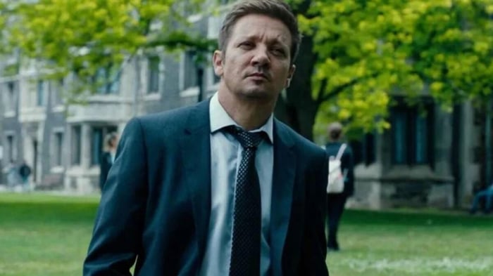 Jeremy Renner Trở Lại Để Quay 'Thị Trấn Vua' Sau Tai Nạn (Bìa)