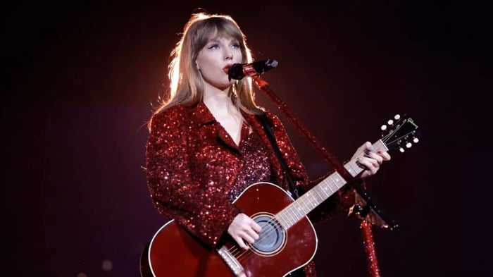 Bao Nhiêu Lần Taylor Swift Sử Dụng Từ Ngữ Rõ Ràng Trong Bộ Phim Tour Eras? cover