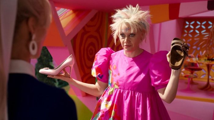 Kate McKinnon và Greta Gerwig chia sẻ về bí mật của Barbie Kỳ Lạ