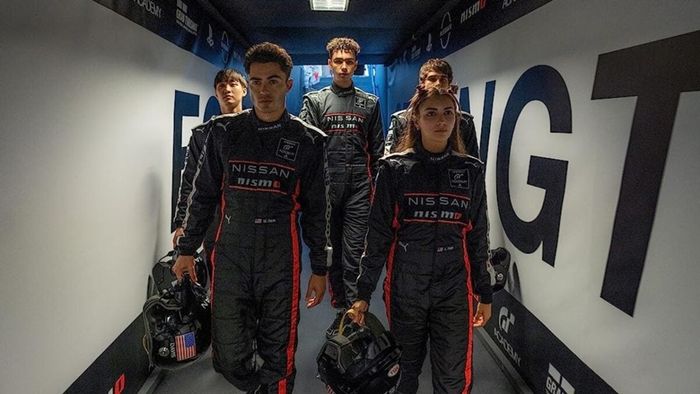 Bìa Giải Thích Kết Thúc của Gran Turismo: Ý Nghĩa Đằng Sau Hành Trình của Jann