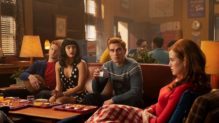 Giải thích chi tiết về tập cuối của loạt phim Riverdale: Cuộc chơi cuối cùng của Archie & bạn bè của anh ấy?