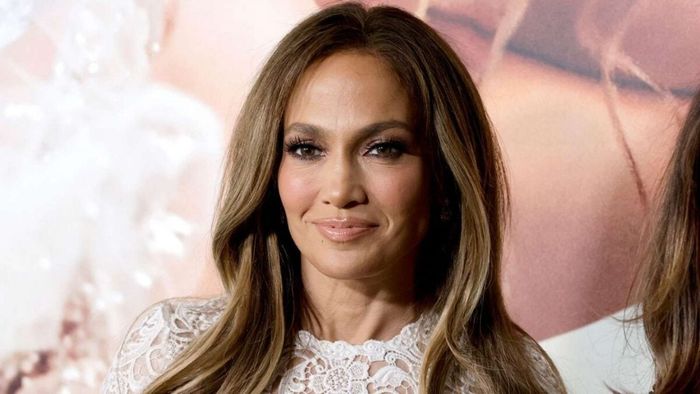 Jennifer Lopez sẽ đóng vai chính trong vở nhạc kịch chuyển thể của Kiss of The Spider Woman (bìa)