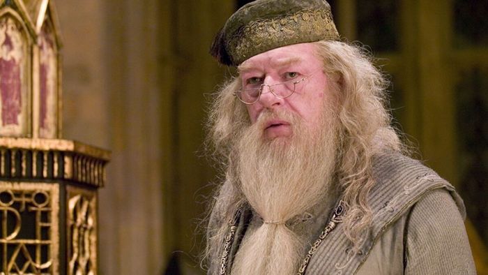 Phép thuật của Michael Gambon: Những khoảnh khắc tuyệt vời của Dumbledore trong Harry Potter bìa