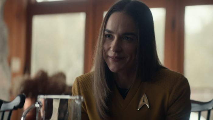 Gặp gỡ Melanie Scrofano, Ngôi Sao Đứng Sau Đại tá Batel trong Strange New Worlds