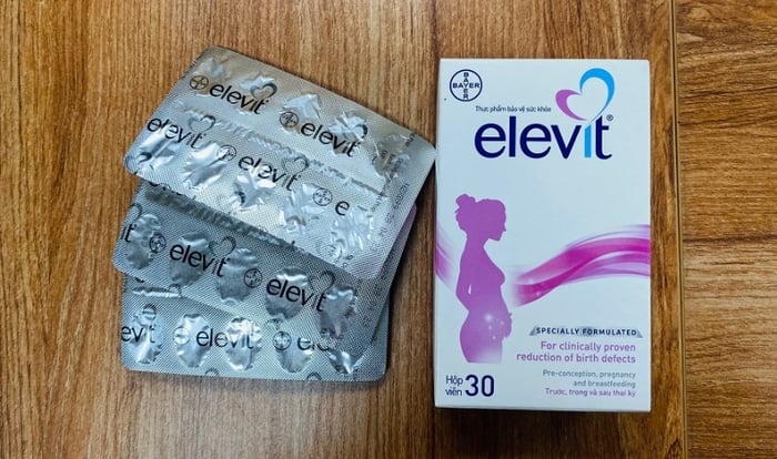 Viên uống Elevit cung cấp vitamin và khoáng chất cho thai phụ 30 viên