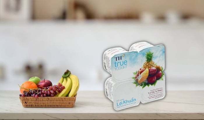 Hộp 4 sữa chua trái cây TH true YOGURT vị trái cây 100g