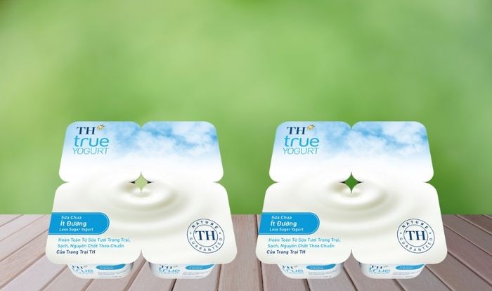 Hộp 4 hộp sữa chua ít đường TH true YOGURT 100g (dành cho bé từ 1 tuổi trở lên)