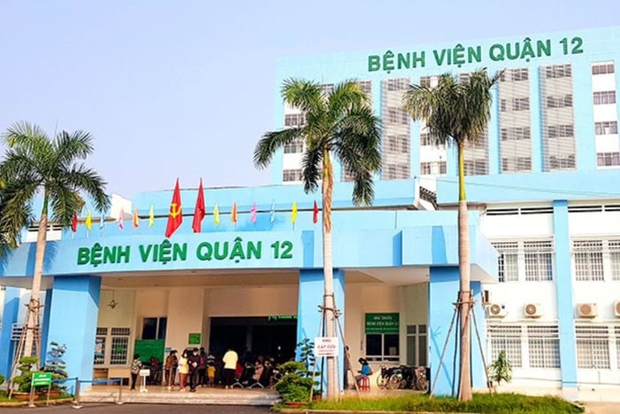 Tìm hiểu về các phòng khám tai mũi họng uy tín ở Quận 12 không thể không đề cập đến khoa tai mũi họng của Bệnh viện Quận 12. Đội ngũ y bác sĩ tại bệnh viện này có chuyên môn cao và luôn sẵn lòng phục vụ tận tình bệnh nhân và gia đình.