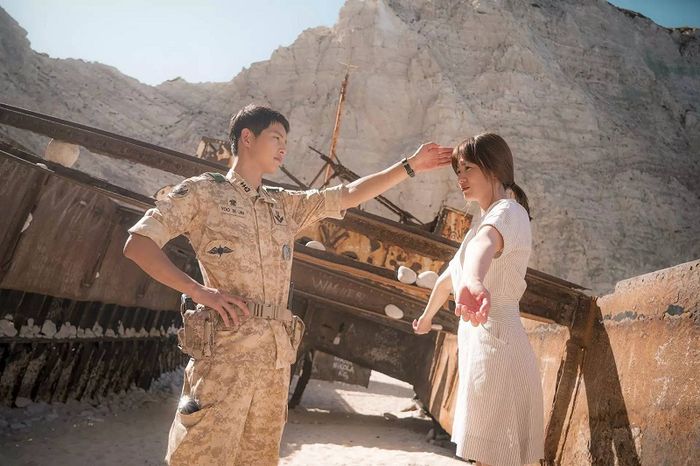 Trong bộ phim “Hậu Duệ Mặt Trời”, Yoo Shi Jin (Song Joong Ki) là người đàn ông sở hữu tất cả những phẩm chất mà mọi cô gái đều mơ ước.