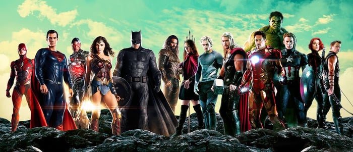 Tuy nhiên, so với Avengers, Justice League vẫn còn hạn chế vì chưa đầy đủ về nhân sự và kỹ xảo chưa tối ưu