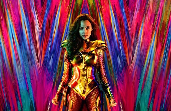 Wonder Woman trở lại với trang phục ấn tượng