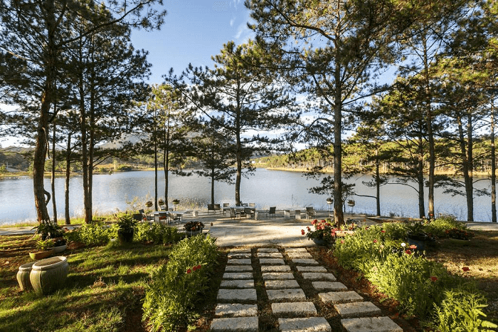 Ảnh: View từ Terracotta Villa Tuyen Lam Lake Đà Lạt