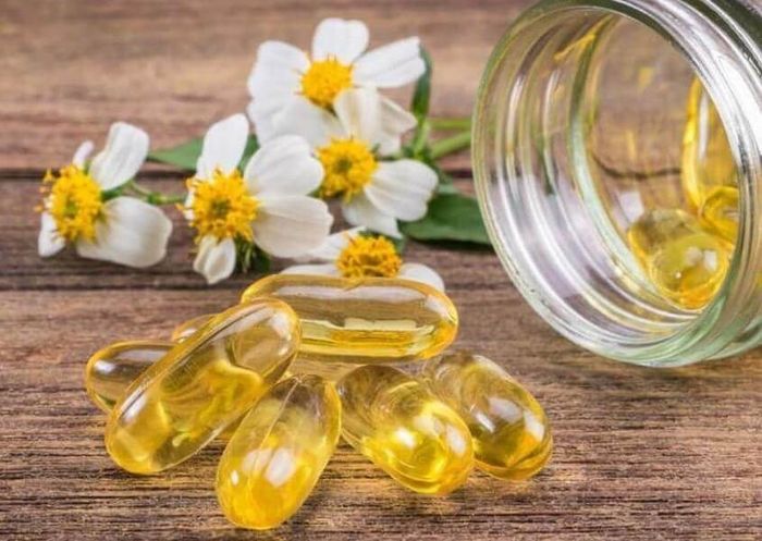 Trị thâm nách sau sinh bằng vitamin E