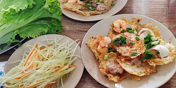 Bánh khọt tại Vũng Tàu được biết đến với lớp vỏ giòn rụm