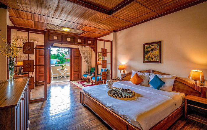 Resort cung cấp nhiều loại phòng để bạn thoải mái lựa chọn cùng dịch vụ cho thuê xe để tiếp tục hành trình của bạn