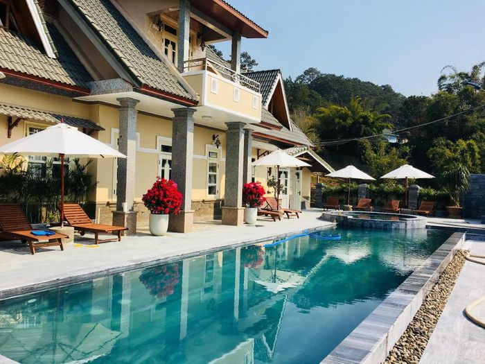 Resort cũng có hồ bơi để du khách thư giãn