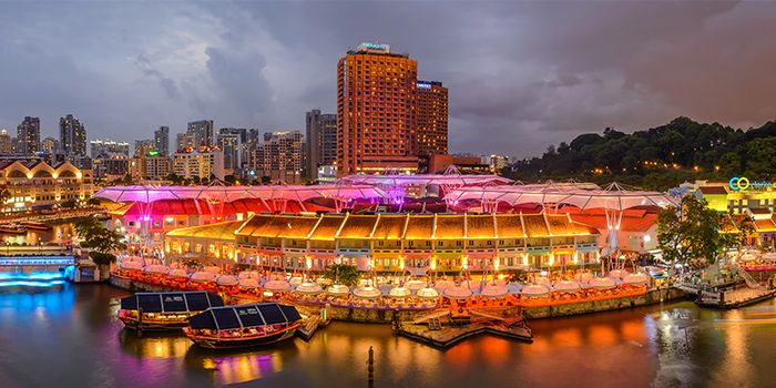 Clarke Quay nổi tiếng với cuộc sống sôi động và những con phố rực rỡ màu sắc.