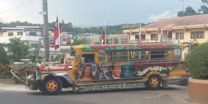 Xe Jeepney là phương tiện di chuyển phổ biến ở Philippines