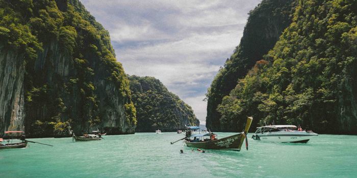 Koh Phi Phi nổi tiếng với phong cảnh được mệnh danh là thiên đường hạ giới