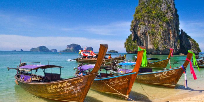 Pattaya với bãi biển xanh, cát trắng và ánh nắng vàng là một trong những điểm đến phổ biến nhất cho du khách khi ghé thăm Thái Lan