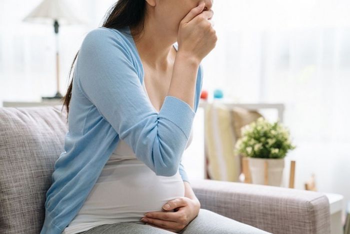 Ợ nóng là một trong những nguyên nhân phổ biến gây đau ngực khi mang thai