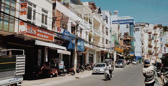 Chợ đồ cũ Đà Lạt.