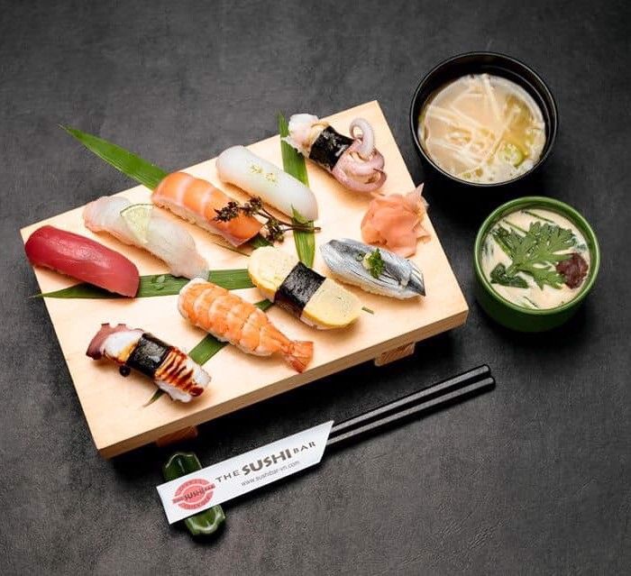 Trong sushi và sashimi, yếu tố tươi sống luôn được ưu tiên hàng đầu.