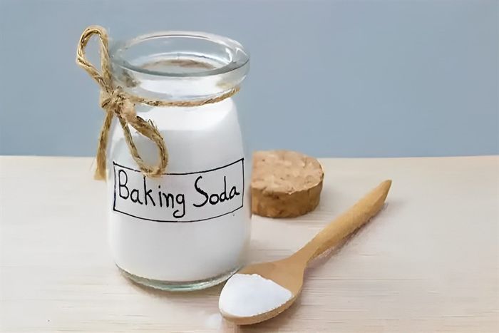 Sử dụng baking soda cũng là một cách <strong>lấy dằm cho bé</strong>